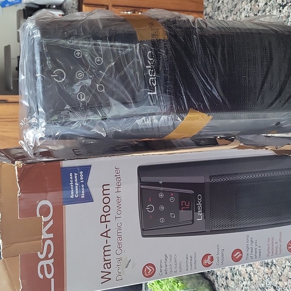 Lasko Warm A Room Digital Ceramic Tower Heather new in box w/remote control - Picture 5 of 12